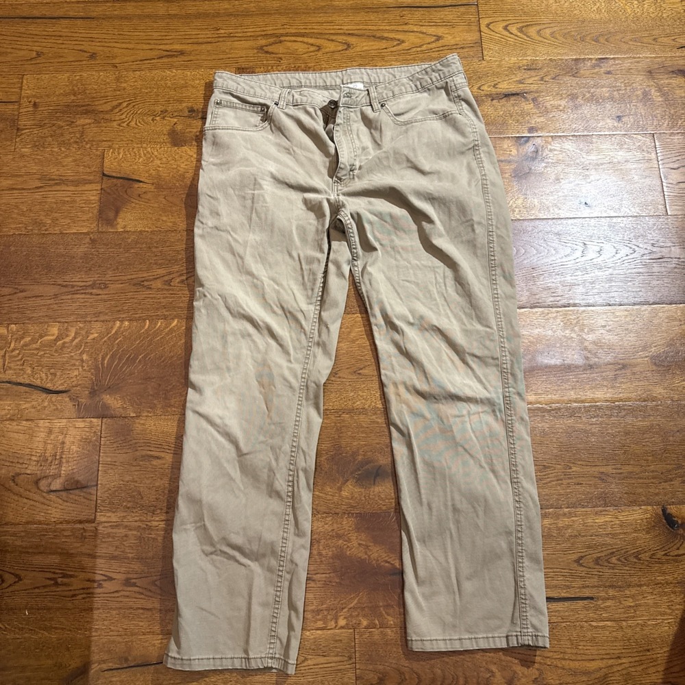 Magellan Pants Stain Release‎ 36w 32L  Small Hole Back Of The Leg